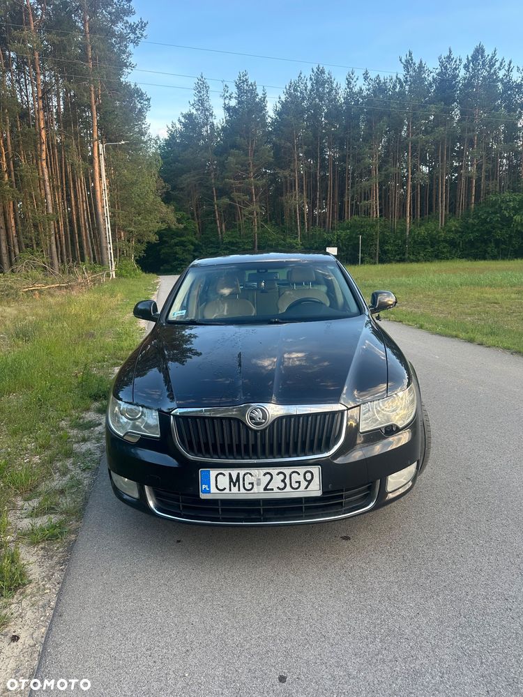 Skoda Superb 2.0 TDI Comfort DSG - 2