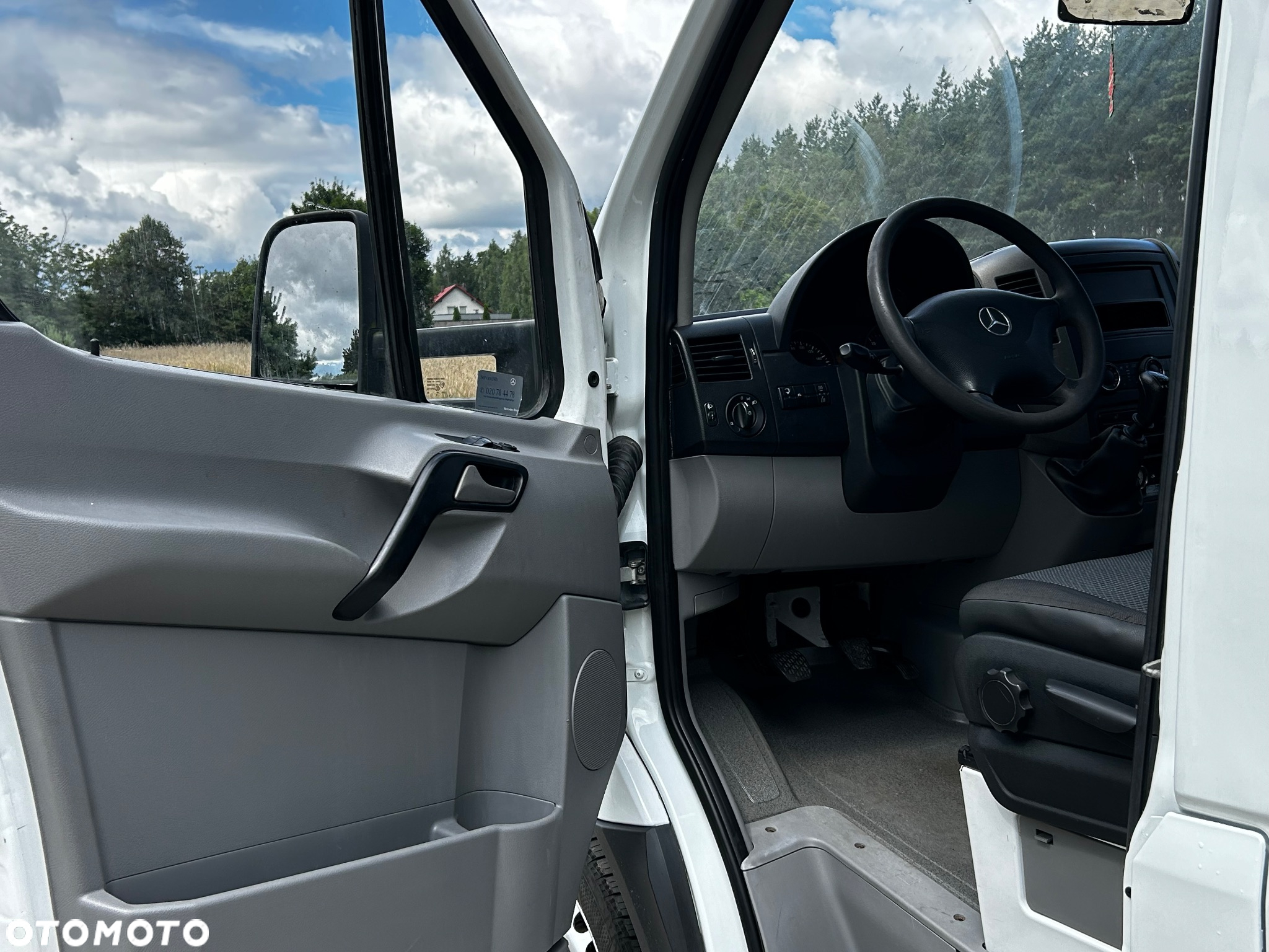 Mercedes-Benz Sprinter - 13