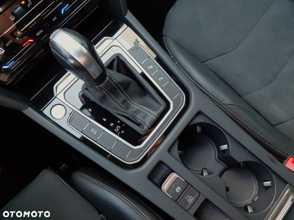 Volkswagen Arteon 2.0 TDI R-Line DSG - 27