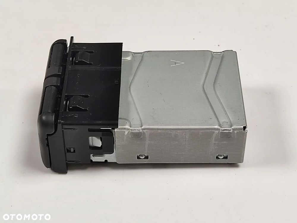 HONDA CR-V 19-23r Gniazdo USB - 2