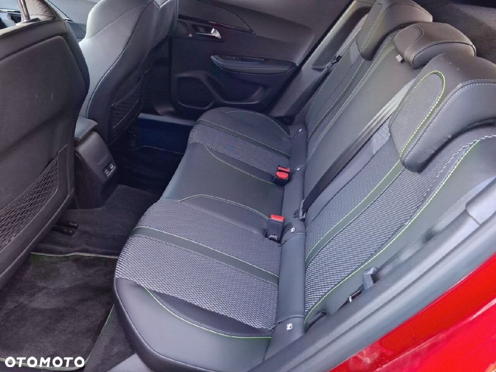 Peugeot 2008 1.2 PureTech GT S&S EAT8 - 11