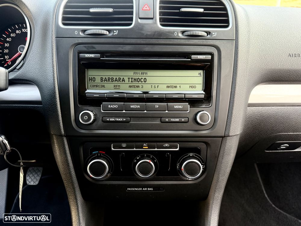VW Golf 1.6 TDi Highline - 25