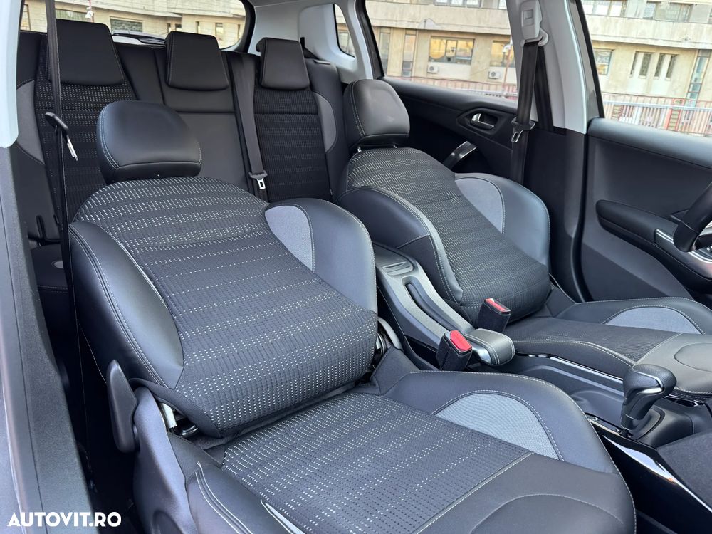 Peugeot 2008 PureTech 110 Stop&Start EAT6 Allure - 16