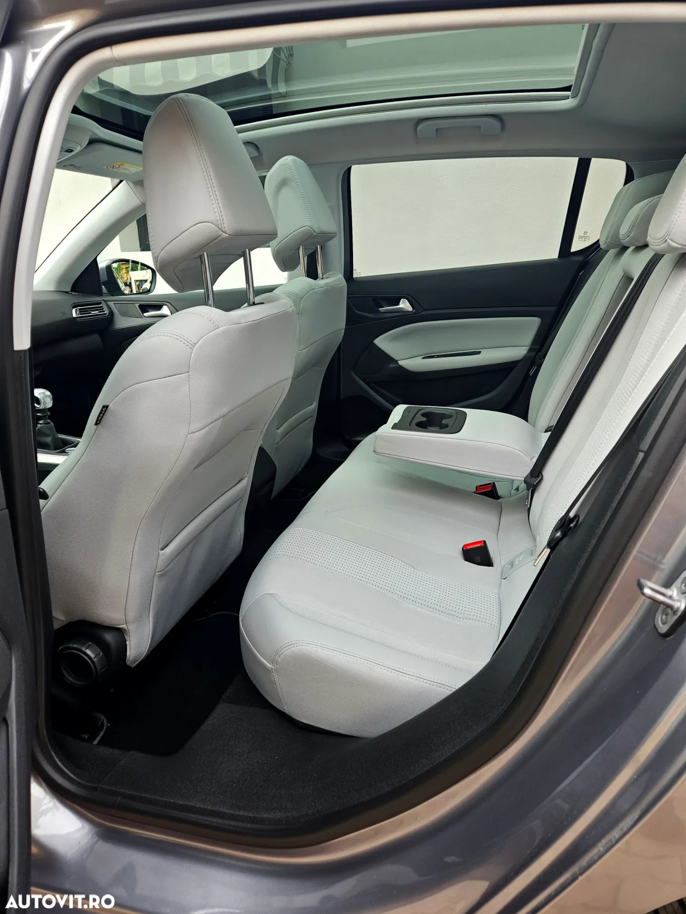 Peugeot 308 1.2 L PureTech Turbo S&S Allure Pack - 13