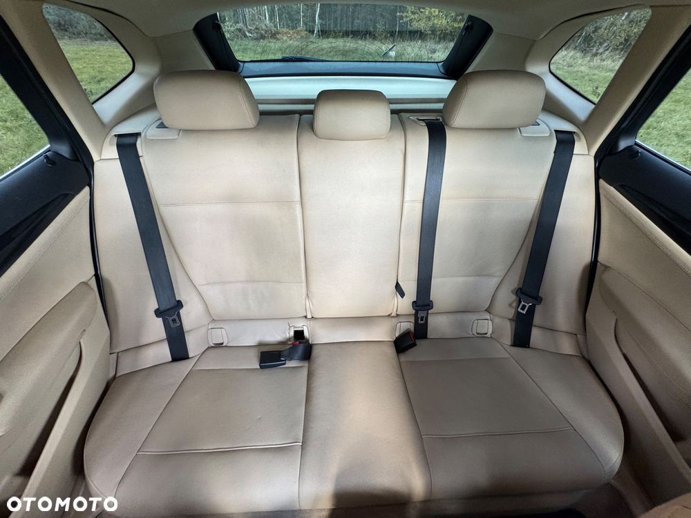 BMW X1 xDrive23d - 33