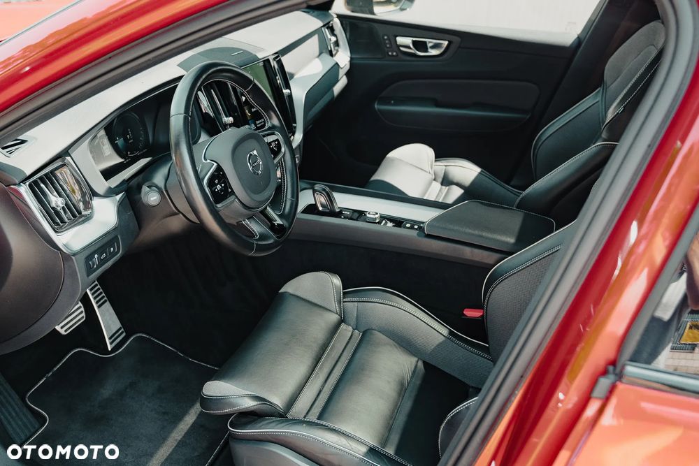 Volvo XC 60 T6 Plug-In Hybrid AWD R-Design - 15