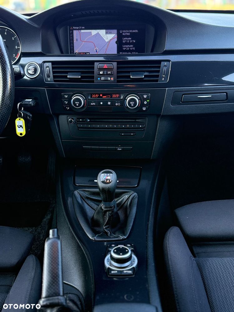 BMW Seria 3 318i - 27