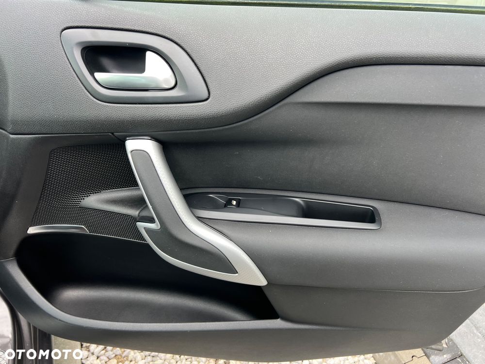 Citroën DS4 e-HDi 115 SoChic - 17