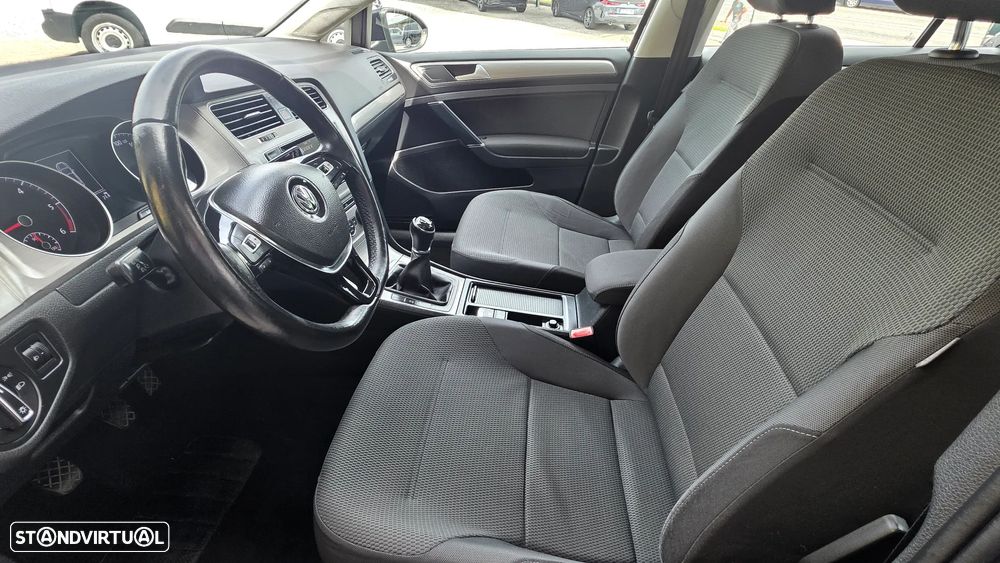 VW Golf 1.6 TDi BlueMotion Confortline - 25