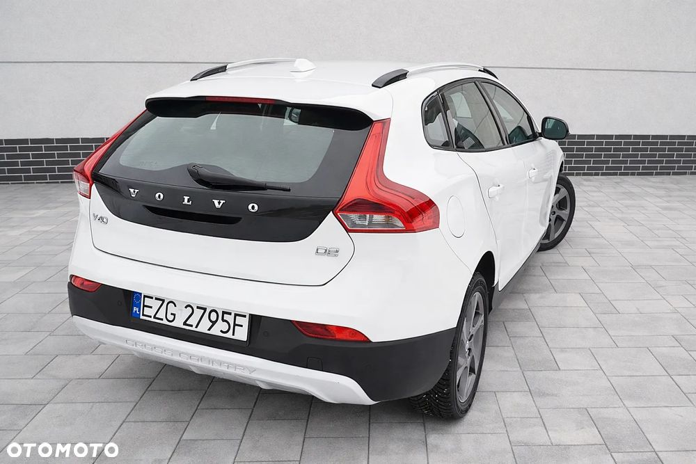 Volvo V40 Cross Country D2 Momentum - 4