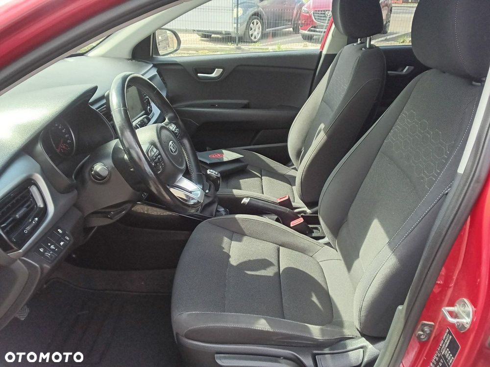 Kia Rio - 12