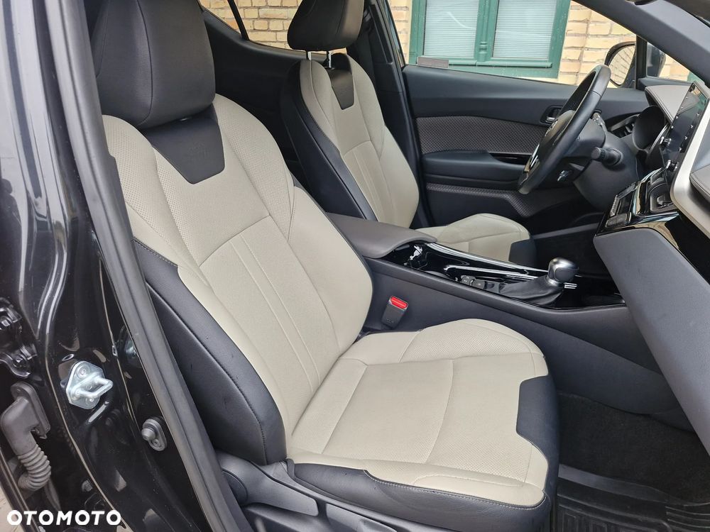 Toyota C-HR 2.0 Hybrid Executive - 39