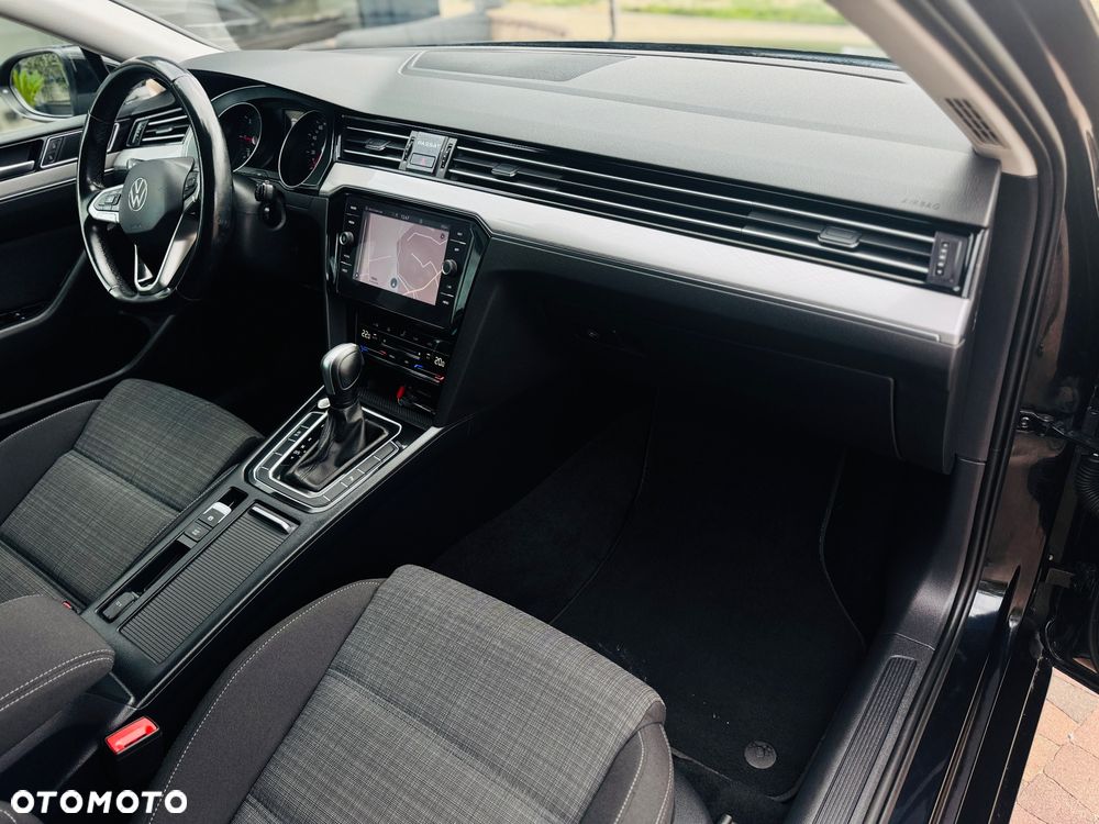Volkswagen Passat - 10