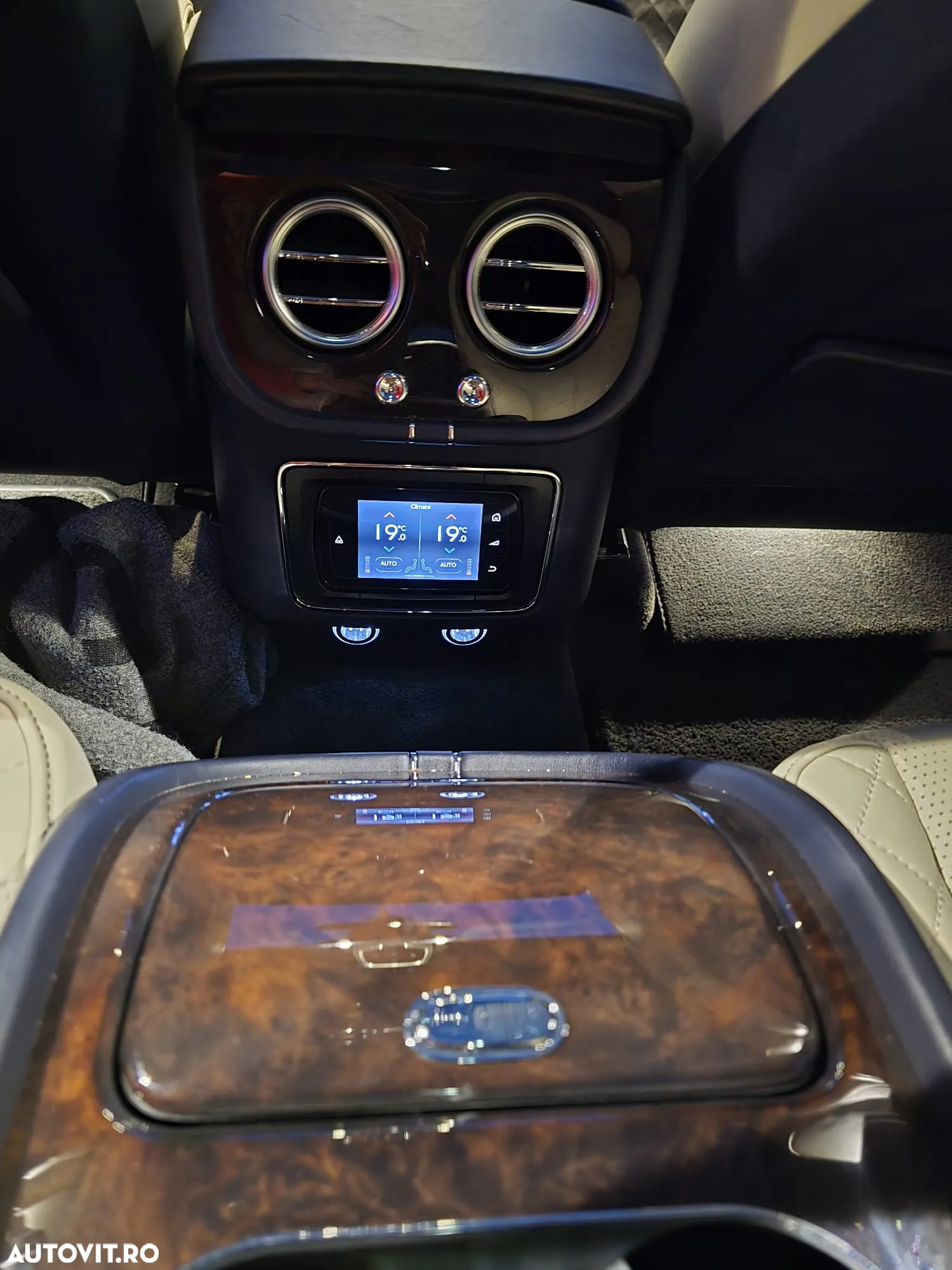 Bentley Bentayga W12 - 12