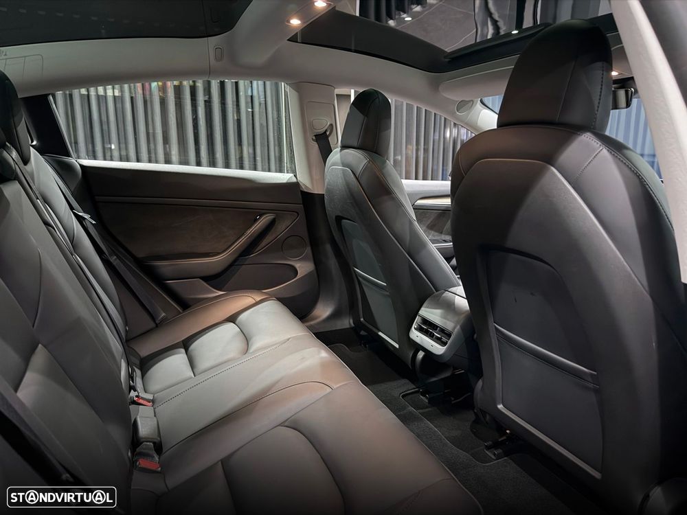 Tesla Model 3 Standard RWD - 37