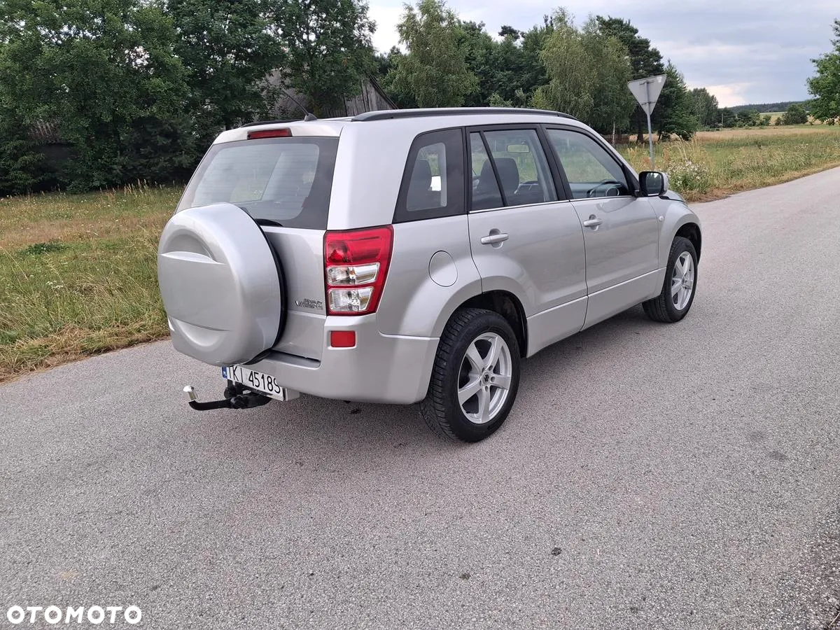 Suzuki Grand Vitara 2.0 Comfort + - 14