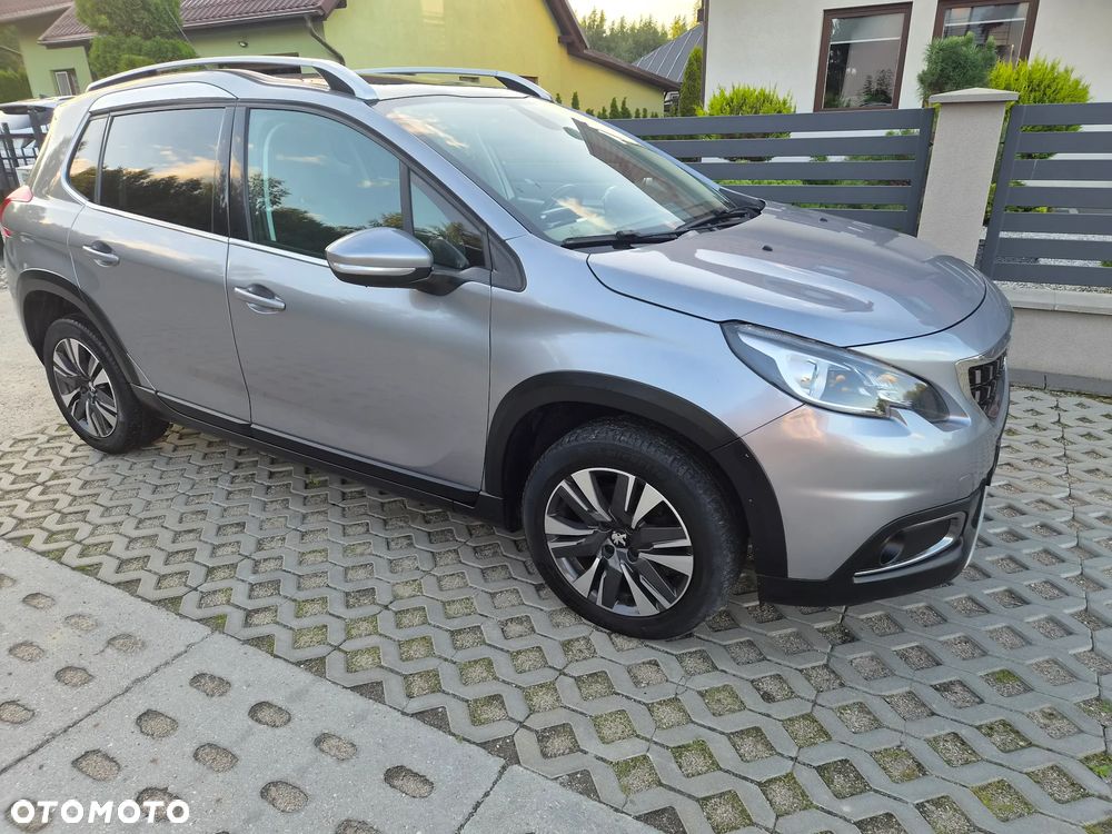 Peugeot 2008 BlueHDi 100 STOP & START Allure - 11