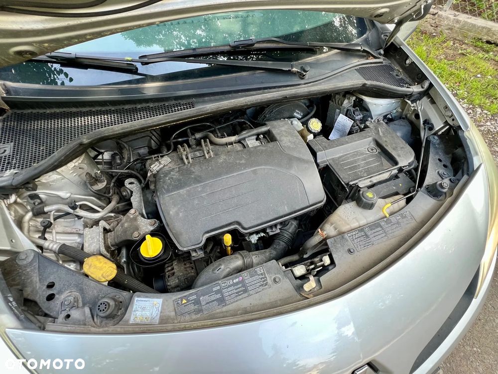 Renault Clio 1.2 16V Alize - 12
