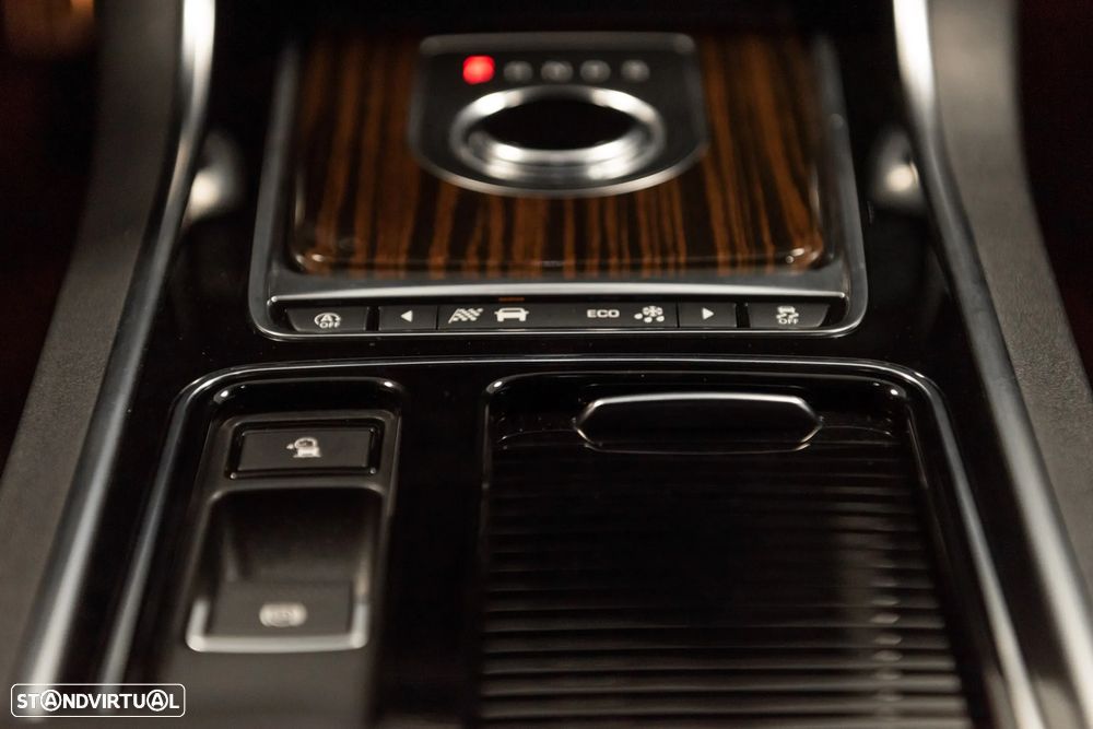 Jaguar XE 2.0 i4 R-Dynamic HSE AWD - 14