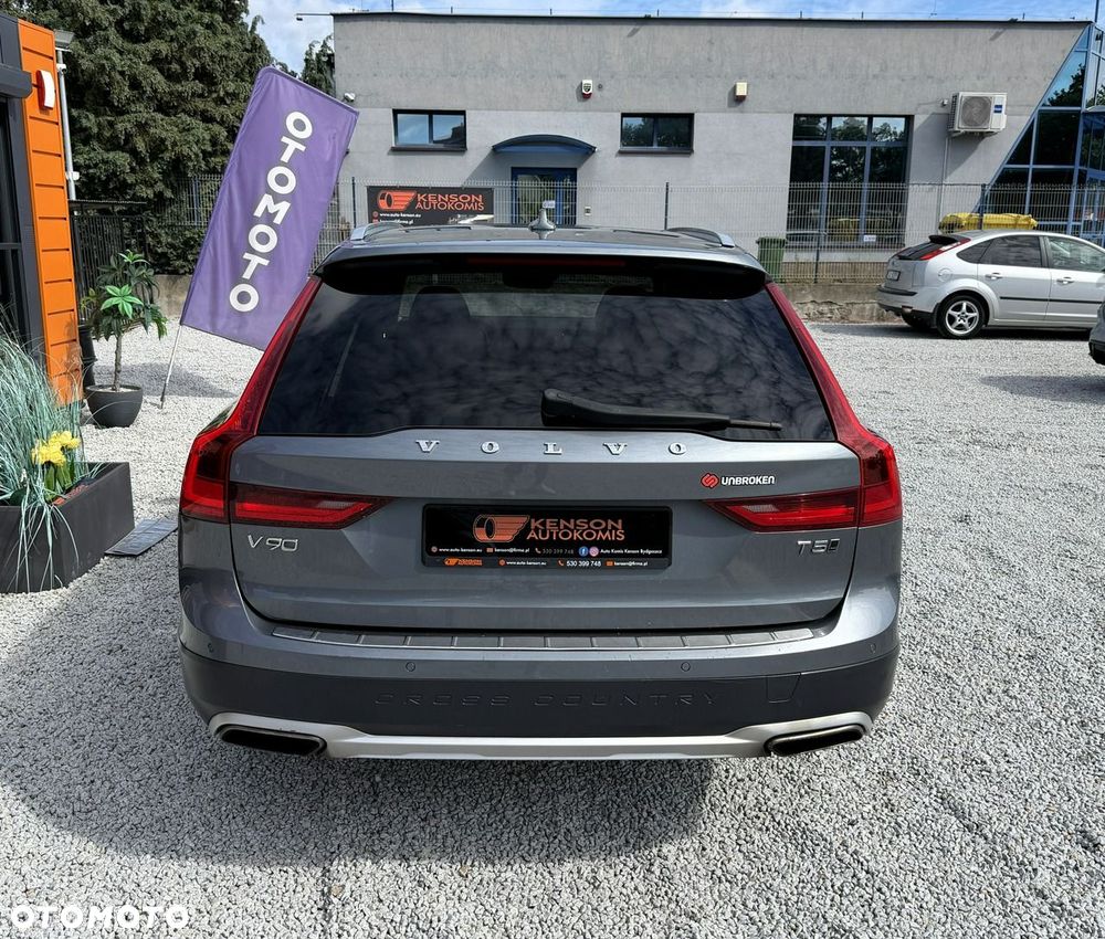 Volvo V90 Cross Country T5 AWD Pro - 37