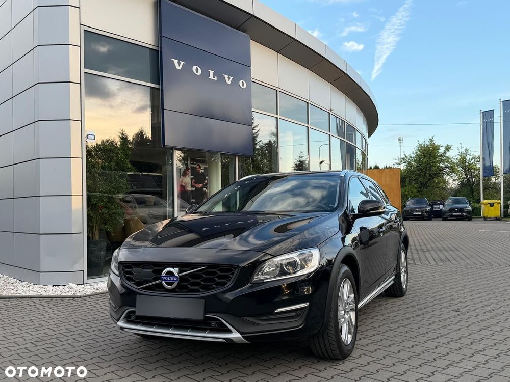 Volvo V60 Cross Country D4 Drive-E Momentum - 1