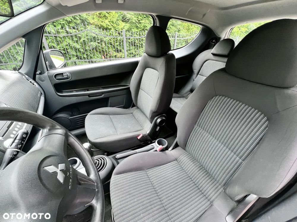 Mitsubishi Colt - 10