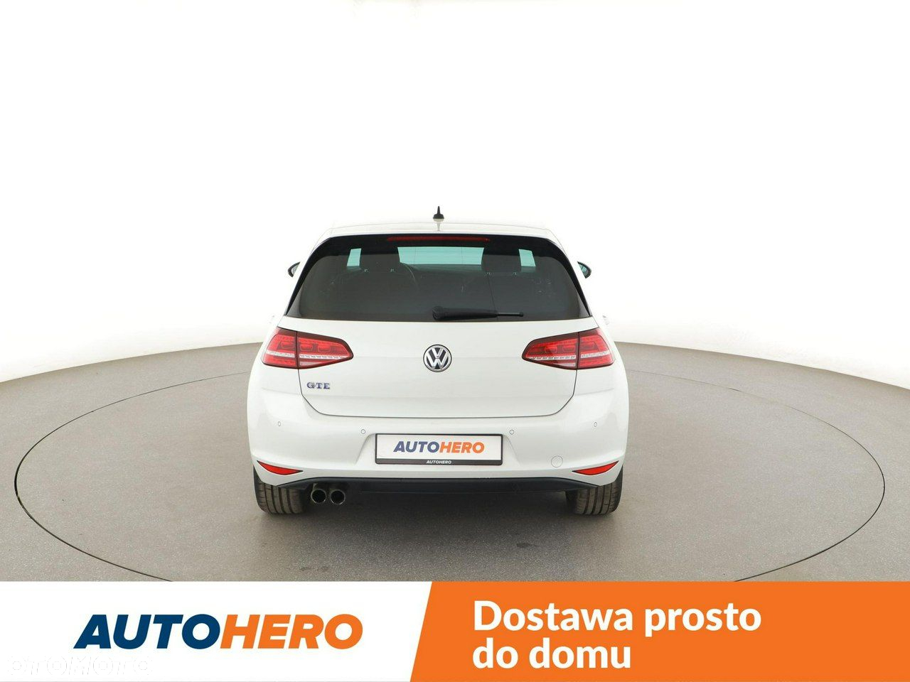 Volkswagen Golf - 6