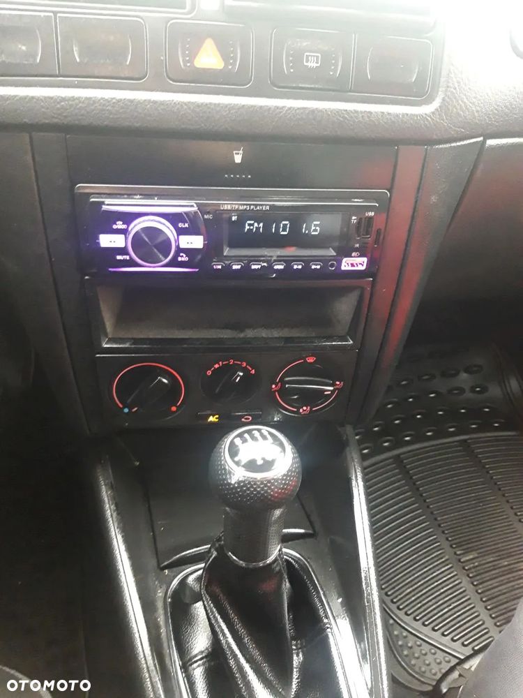 Volkswagen Golf IV 1.6 Comfortline - 6