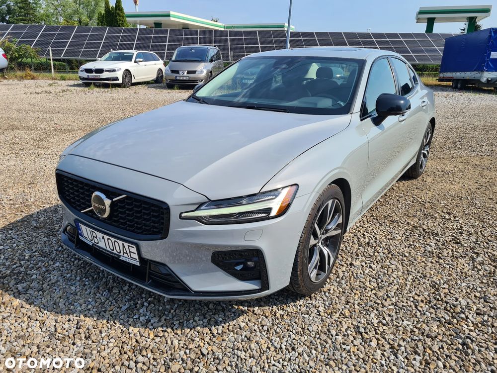 Volvo S60 B5 B AWD Plus Dark - 2