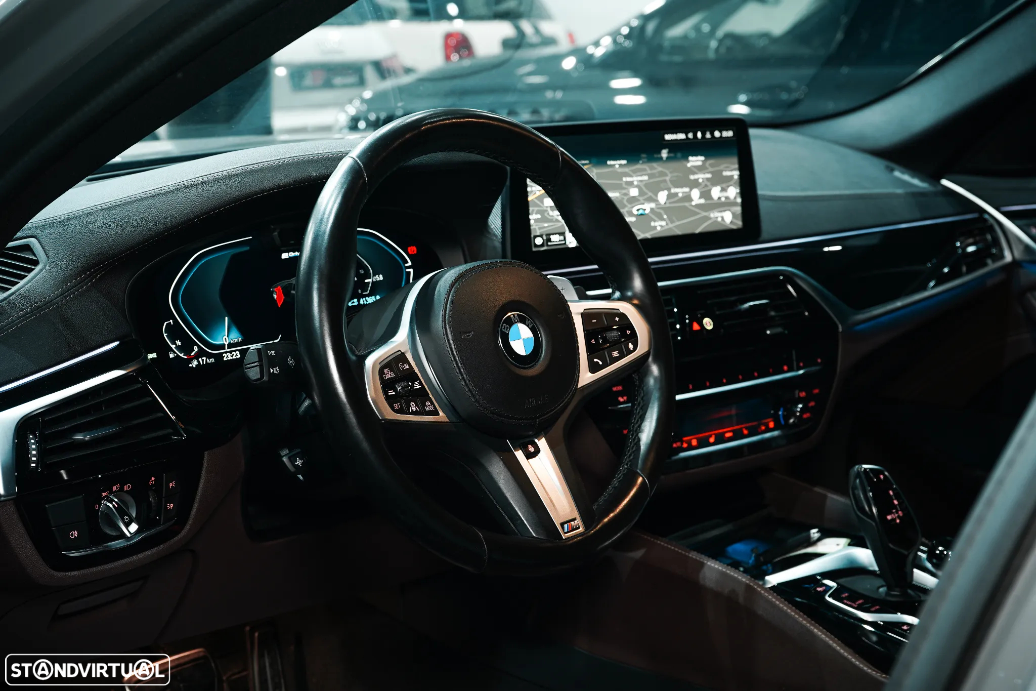 BMW 530 e Pack Desportivo M - 15