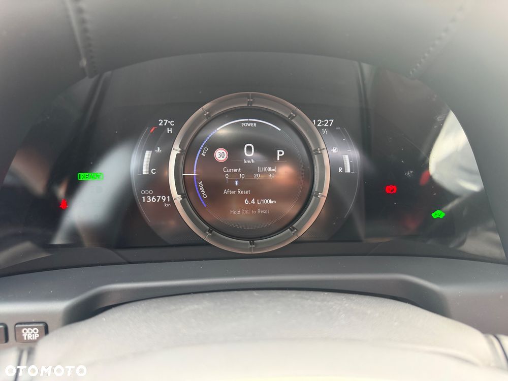 Lexus ES 300h F Sport - 17