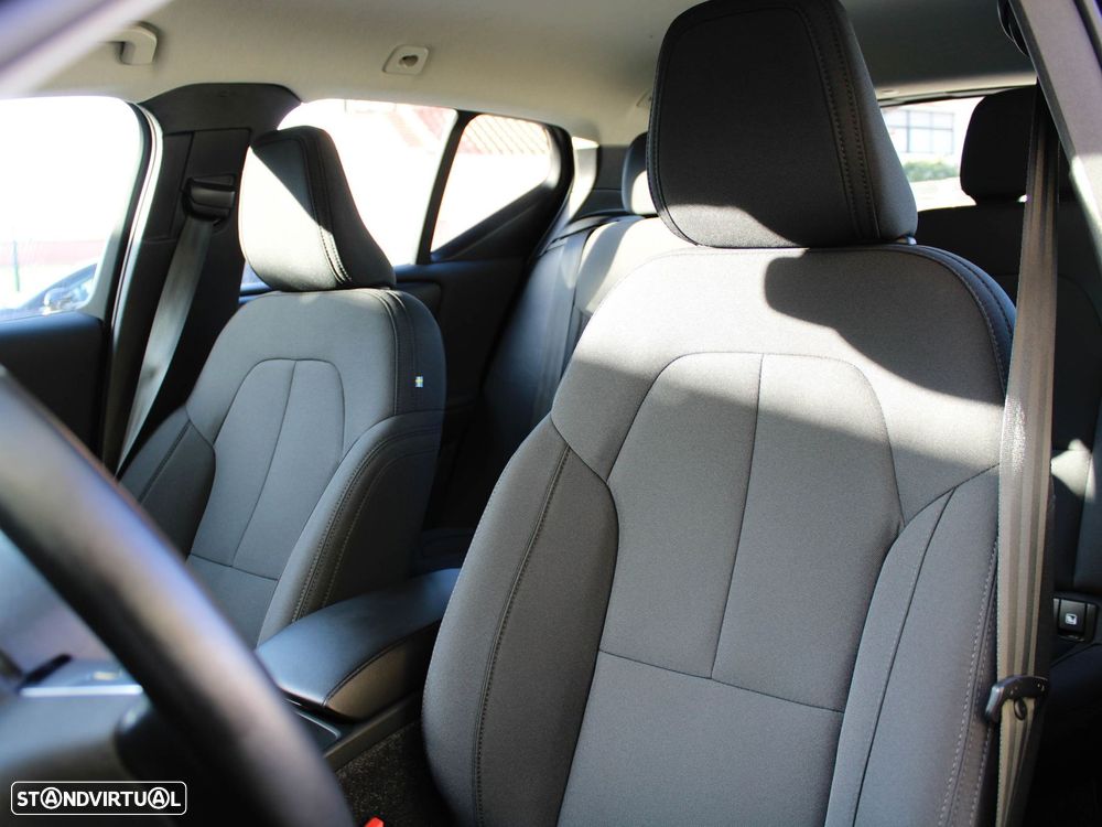 Volvo XC 40 1.5 T2 Momentum Plus - 25