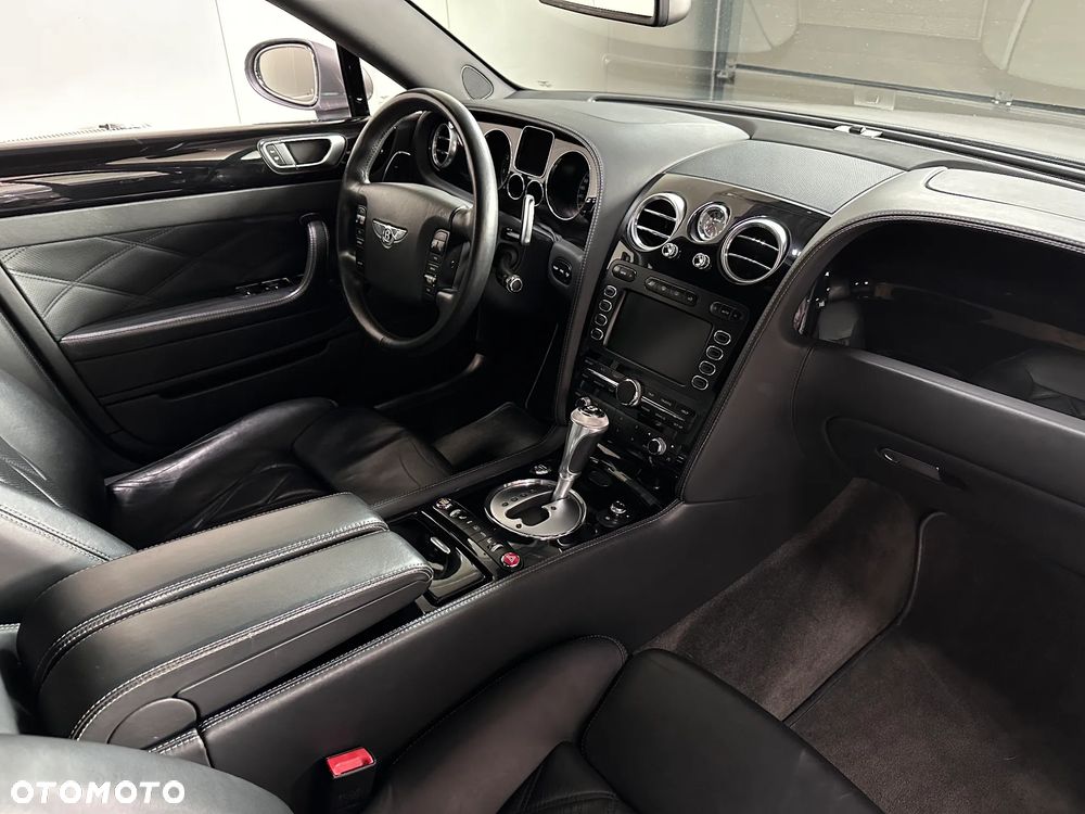 Bentley Flying Spur - 24