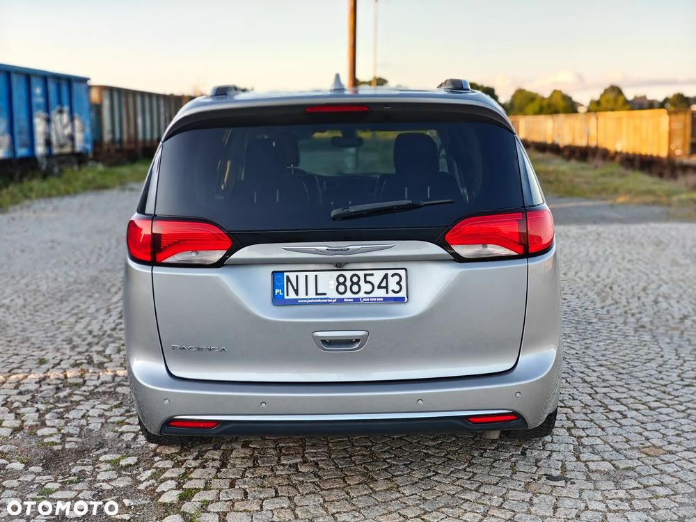 Chrysler Pacifica - 5