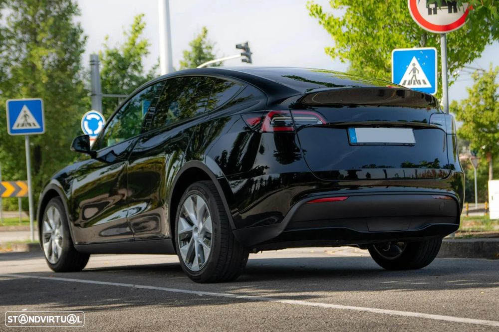 Tesla Model Y RWD - 9