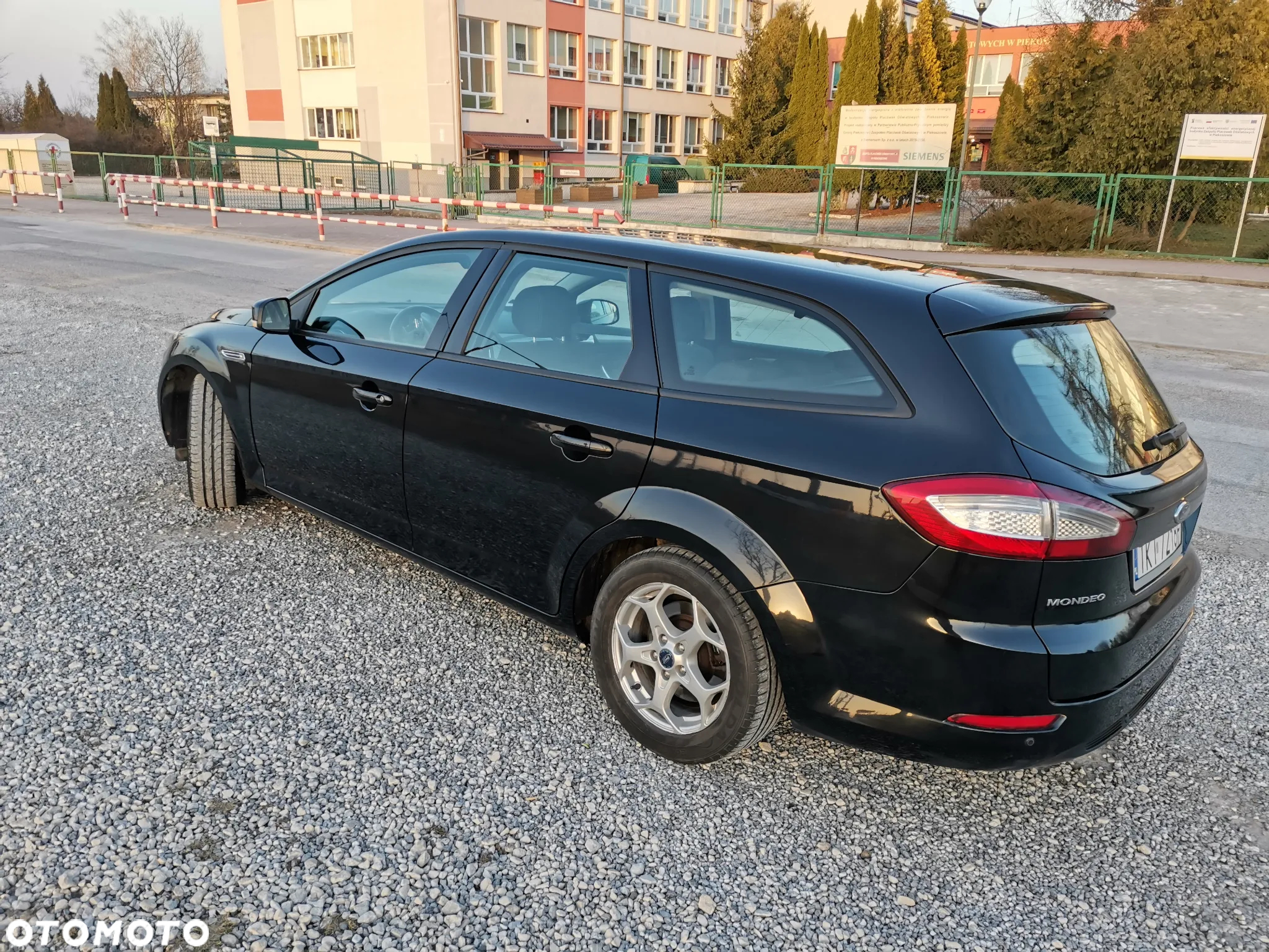 Ford Mondeo 1.6 TDCi ECOnetic Ambiente - 2