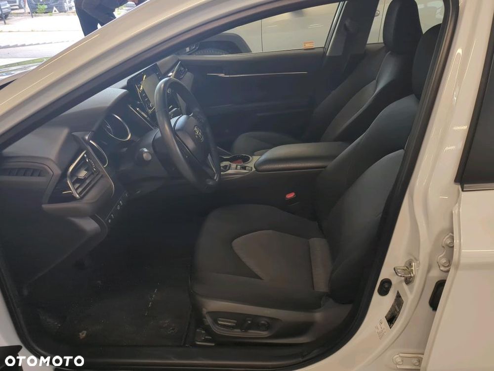 Toyota Camry 2.5 Hybrid Comfort CVT - 8