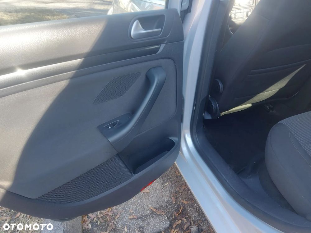 Volkswagen Golf 1.6 TDI DPF BlueMotion Technology Comfortline - 17