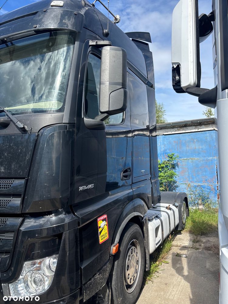 Mercedes-Benz actros - 26