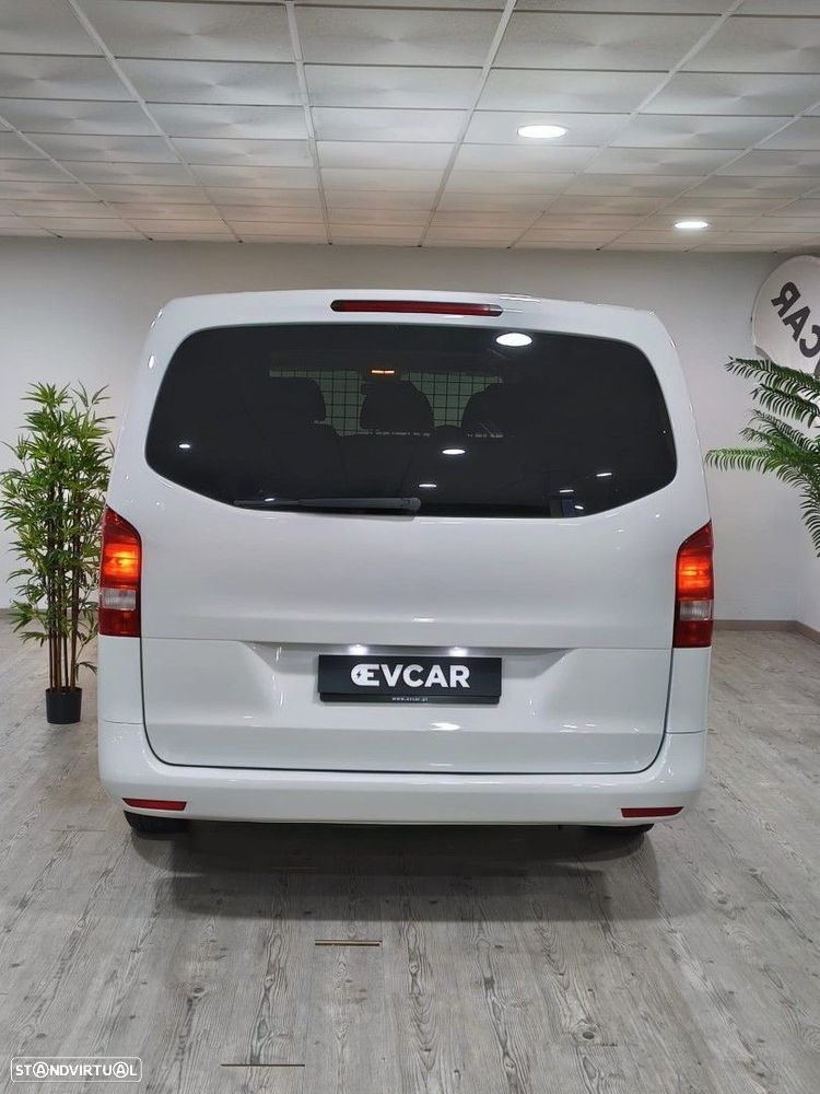 Mercedes-Benz Vito 114CDI AUTO 6LUGARES - 4