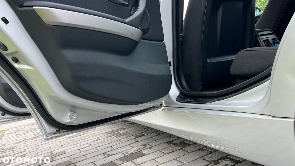 BMW Seria 3 320i - 31