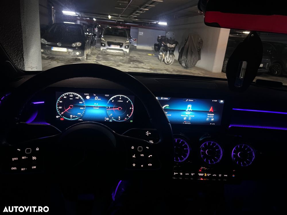 Mercedes-Benz A 220 d Sedan 8G-DCT - 11