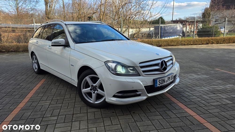 Mercedes-Benz Klasa C 180 CGI BlueEFFICIENCY Avantgarde - 7