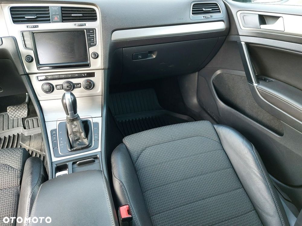 Volkswagen Golf - 20