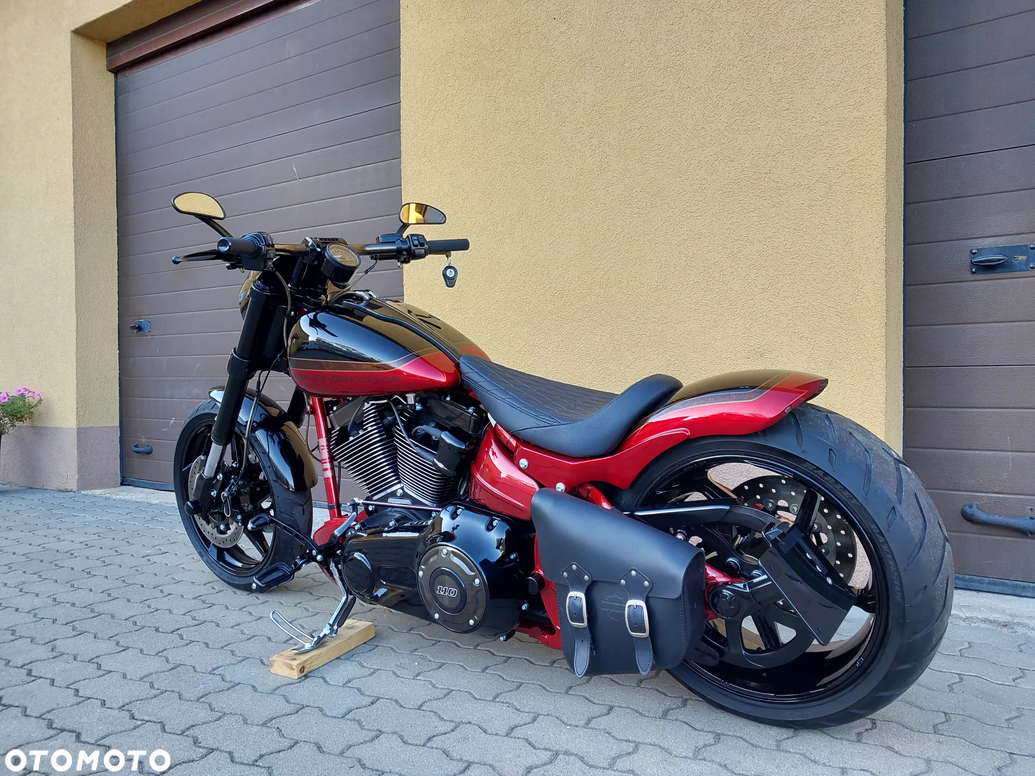 Harley-Davidson Softail Breakout - 8