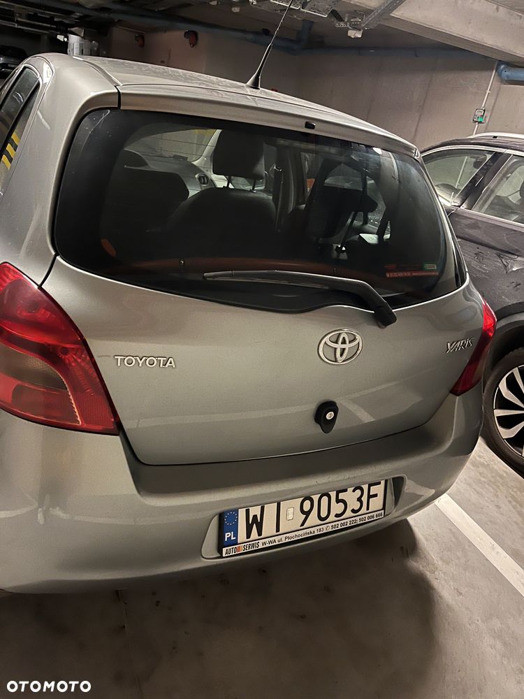 Toyota Yaris - 4