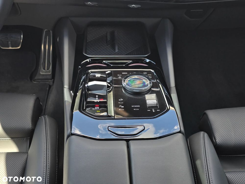 BMW Seria 5 520d xDrive mHEV M Sport - 13