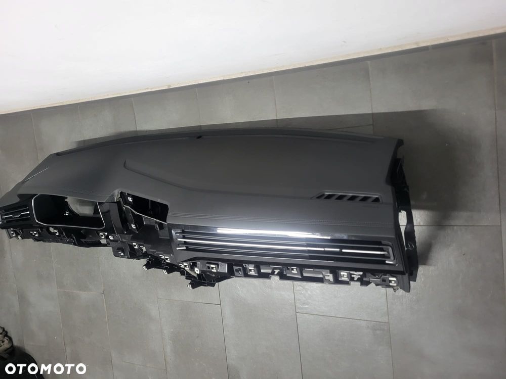 volkswagen  jetta 2025 deska konsoleta orginal - 5