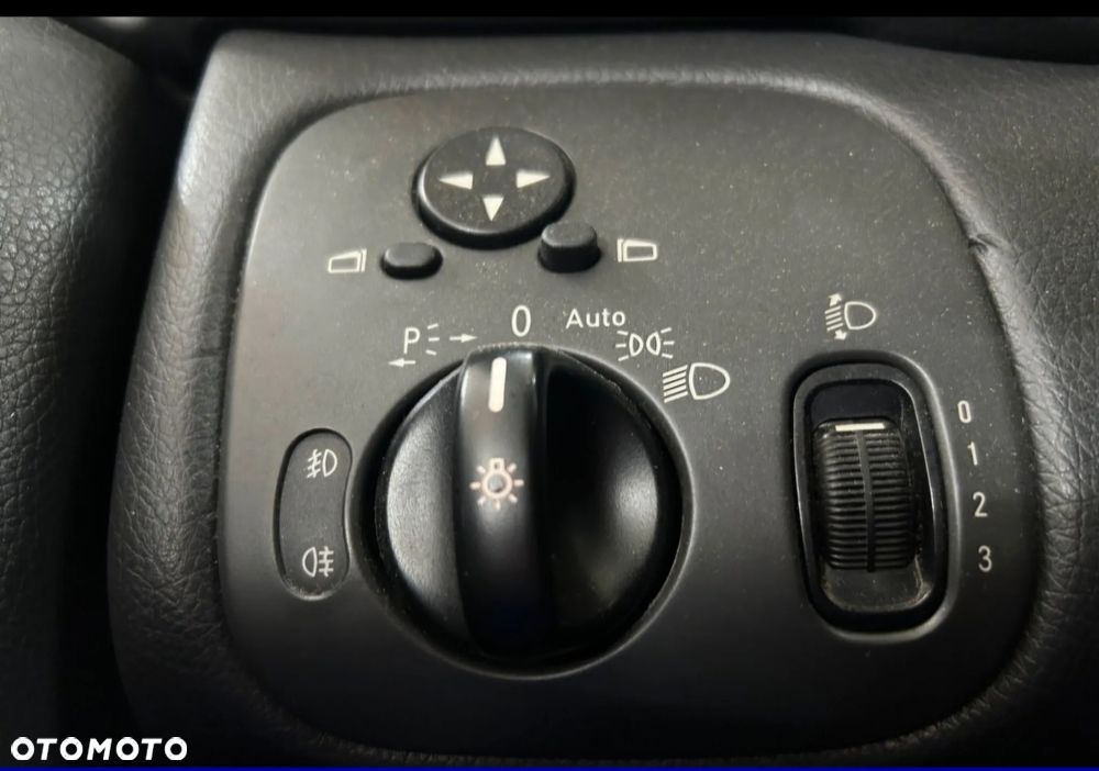 Mercedes-Benz Klasa C 180 - 13