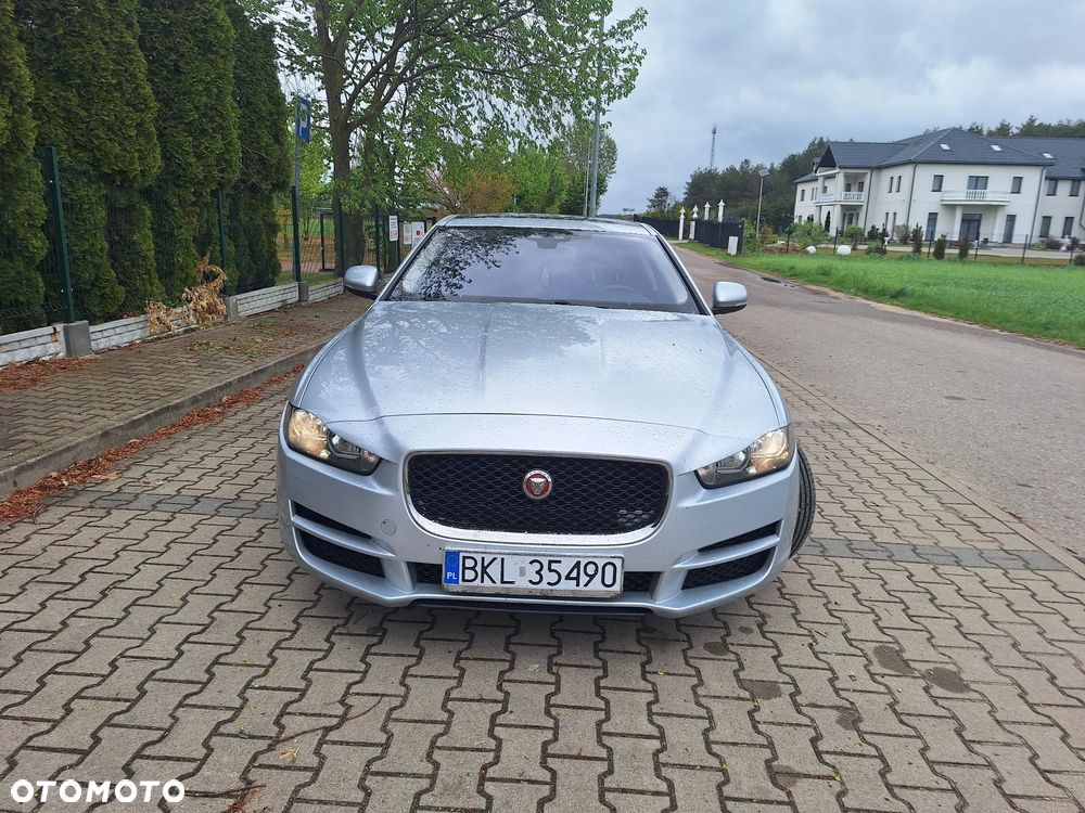 Jaguar XE 2.0 T Portfolio - 2